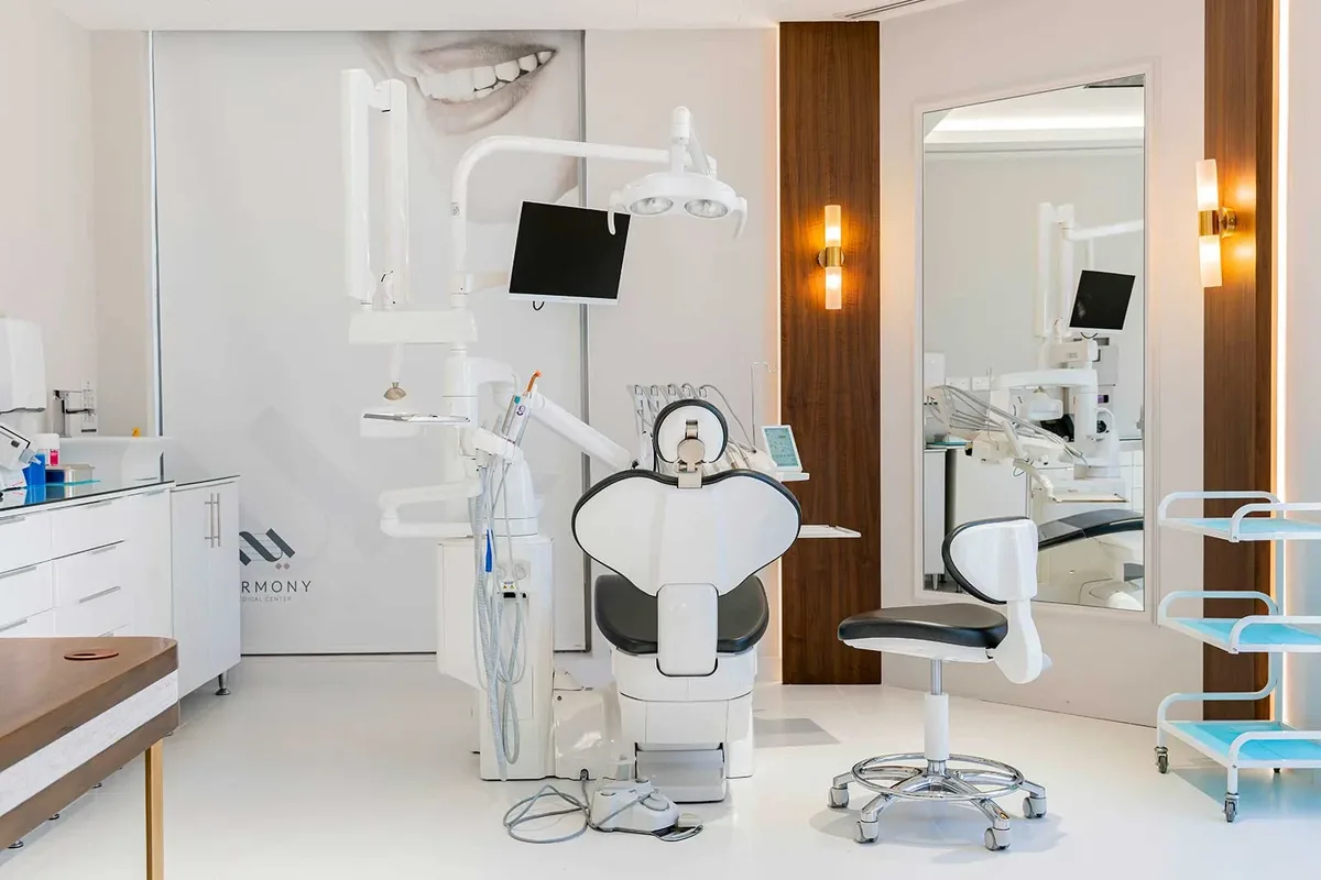 طبيب أسنان بالقرب من جميرا